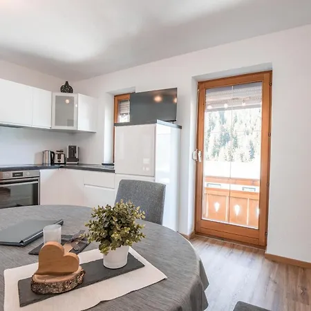 Sportapart Schweighofer Ski-in & Ski-out Apartment See